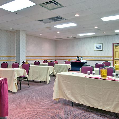 Days Inn By Wyndham Stephenville Facilities photo