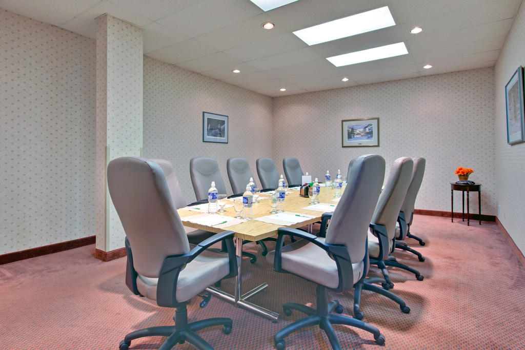 Days Inn By Wyndham Stephenville Facilities photo