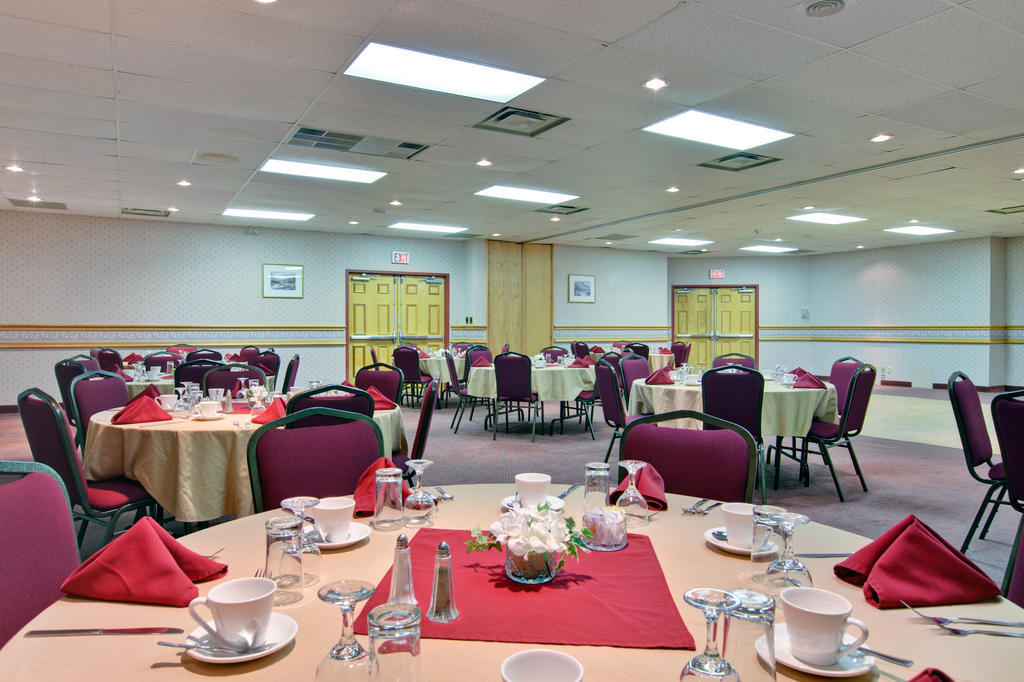 Days Inn By Wyndham Stephenville Restaurant photo