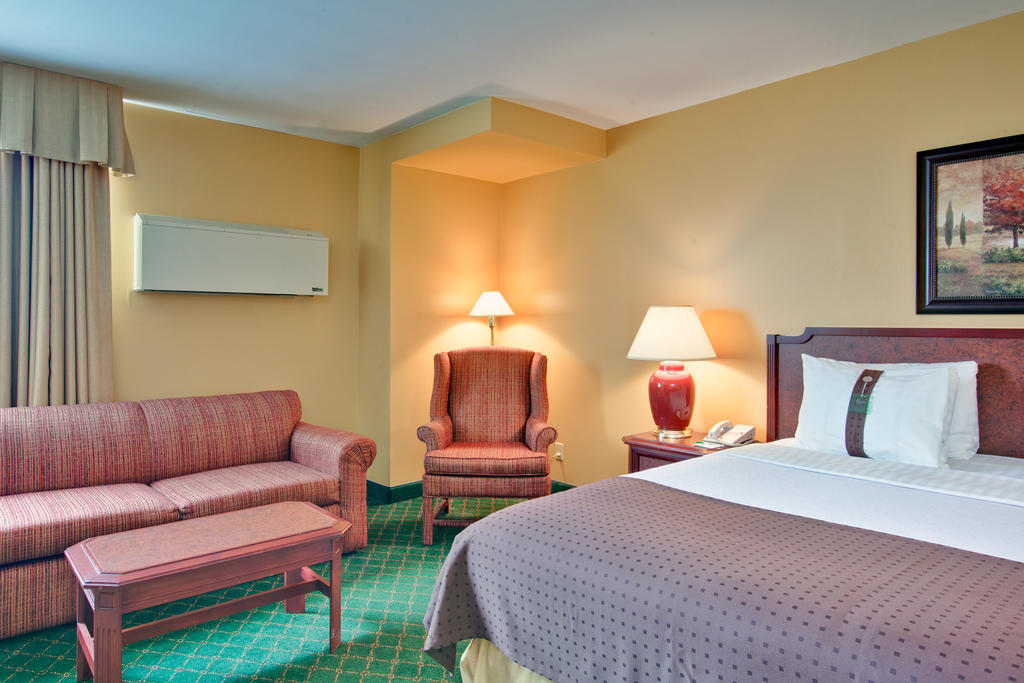 Days Inn By Wyndham Stephenville Room photo