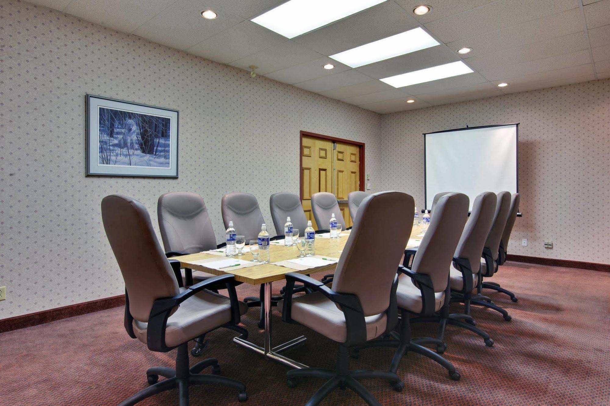 Days Inn By Wyndham Stephenville Facilities photo