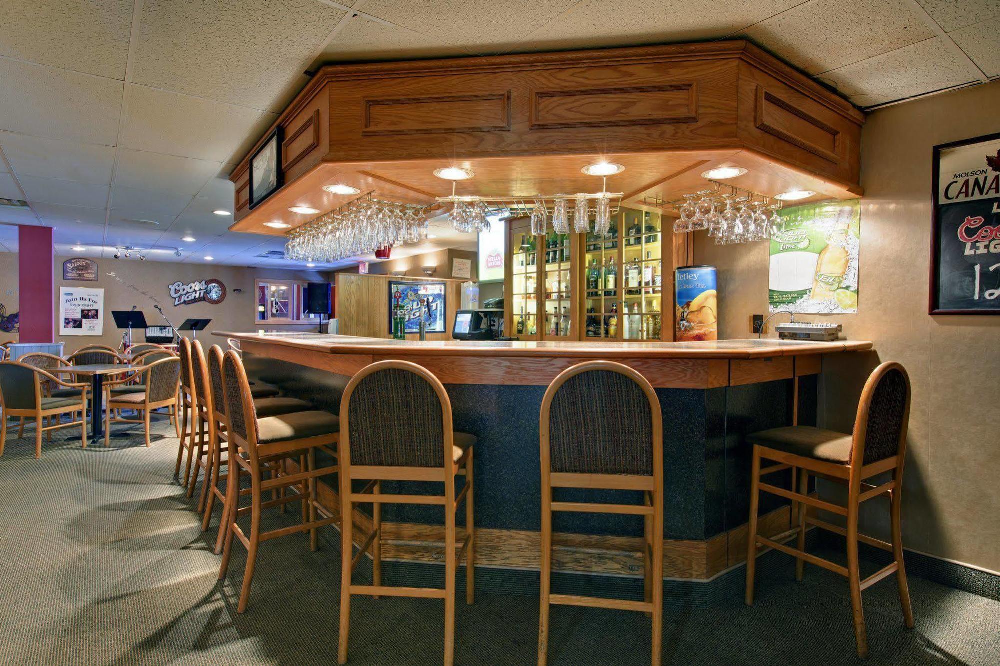 Days Inn By Wyndham Stephenville Restaurant photo
